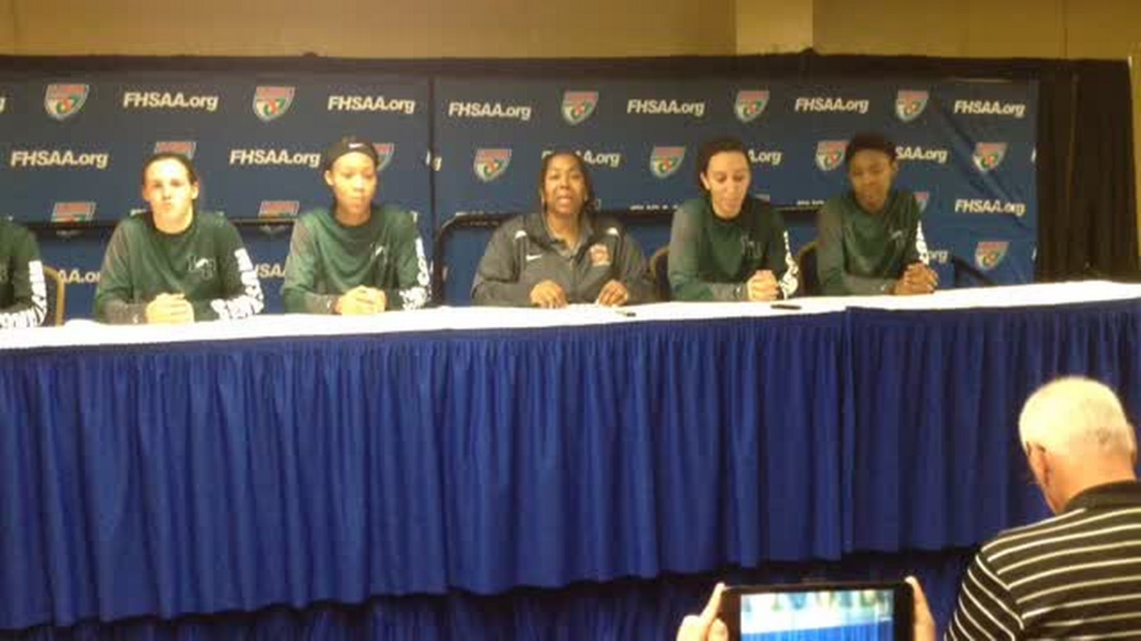 Lakewood Ranch girls basketball coach Tina Hadley praises defensive job by Elise Spiller