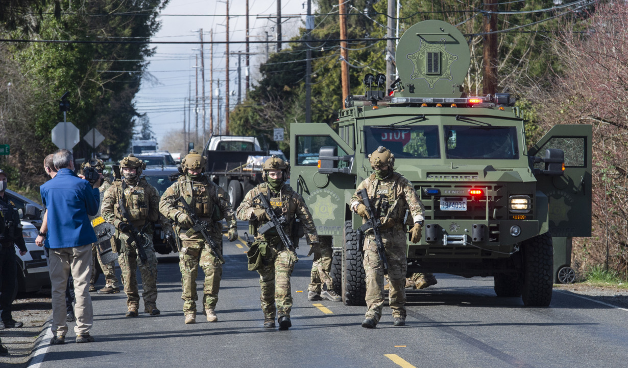 Domestic violence suspect surrenders after standoff in Midland (Video ...