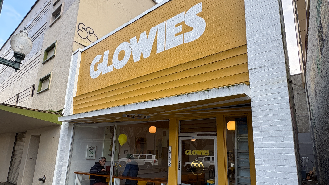 Breakfast sandwich biz opens in Olympia