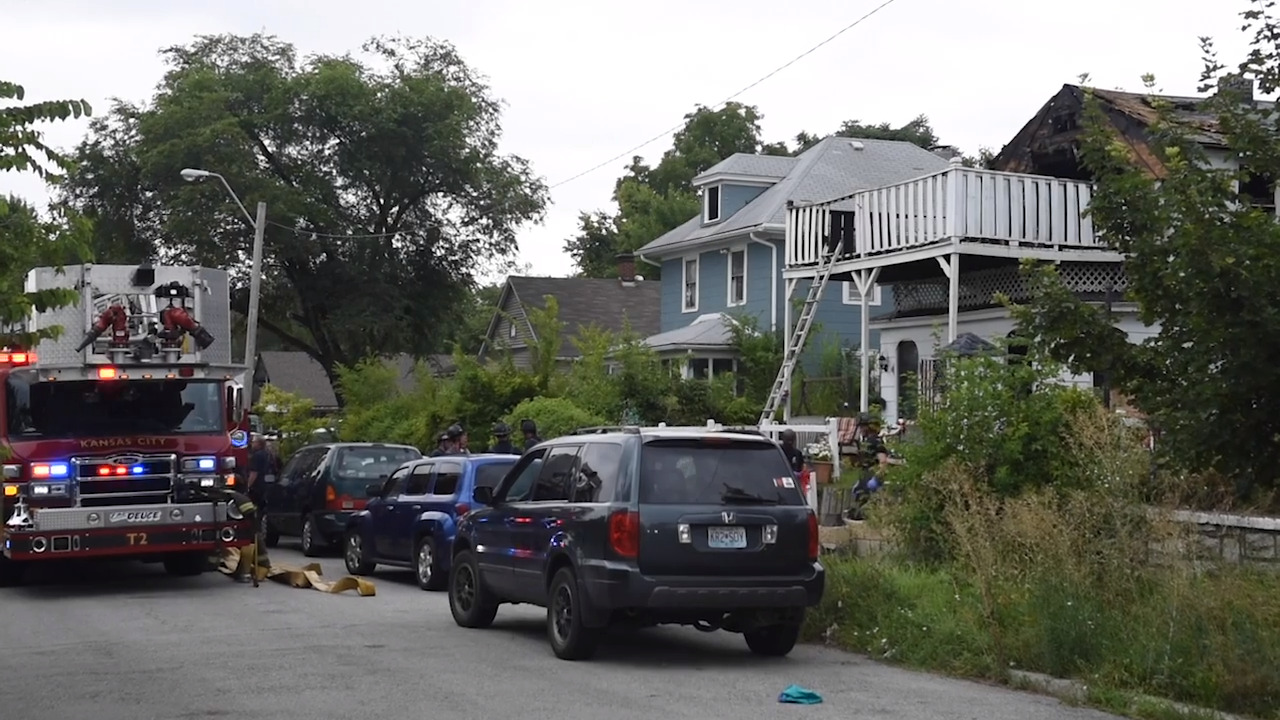 Witnesses tried to save victim in fatal fire at Kansas City home (Video ...