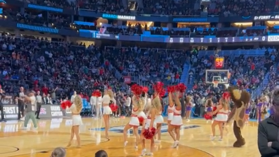 Queen regal for Terps, favored Maryland runs away from Grand Canyon in Seattle NCAAs