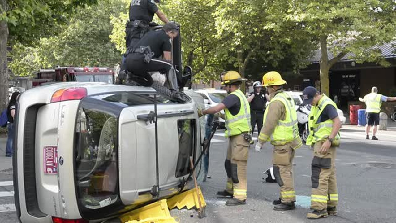 Video: Rollover accident in downtown Bellingham (Video) | Bellingham Herald