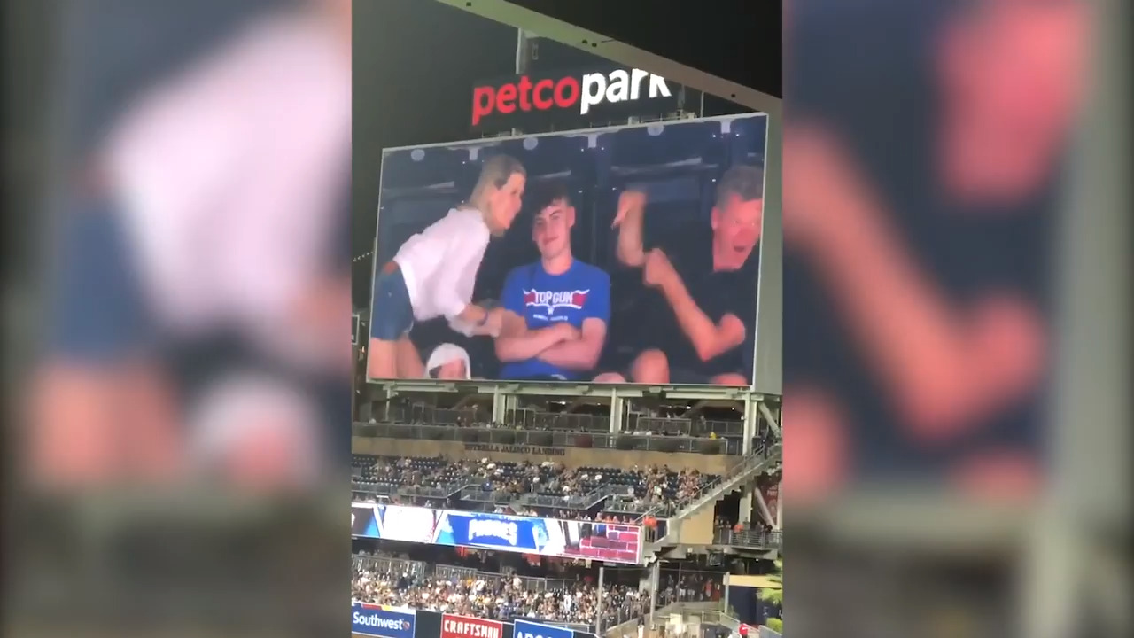 Dancing parents embarrass son while on Petco Park jumbotron