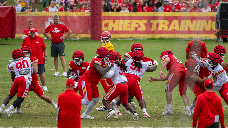 What do these Chiefs players have for breakfast during camp?