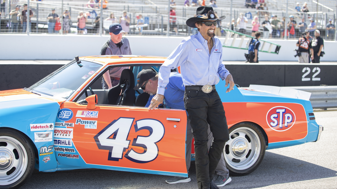 The King’s Speech: NASCAR legend Richard Petty recounts career before Enjoy Illinois 300