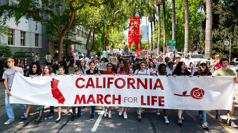 Video: Abortion opponents rally at March for Life in Sacramento ...