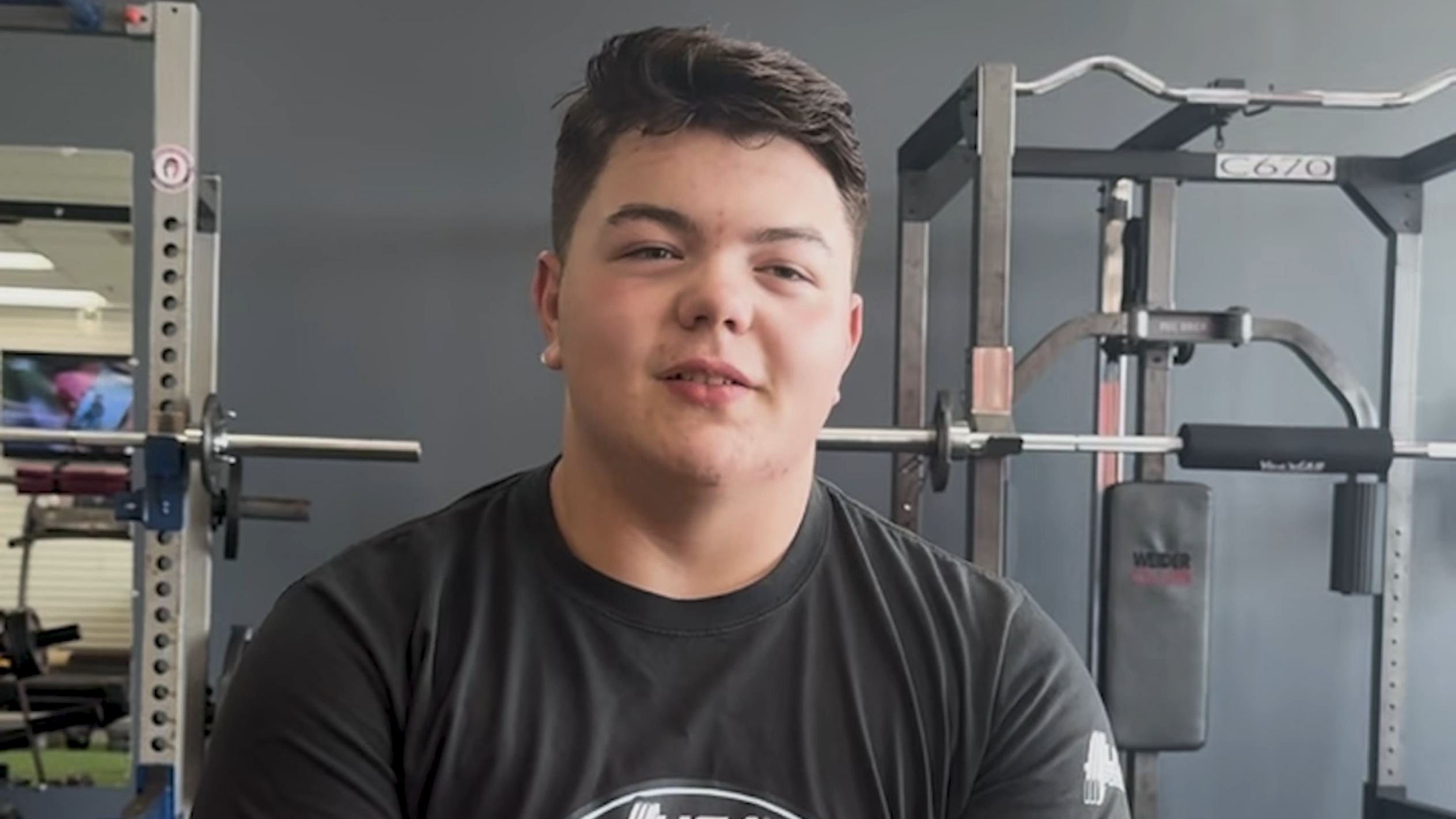 Columbus teenager sets 4 national powerlifting records