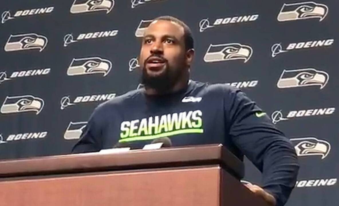LT Duane Brown arrives at Seahawks: ‘I’m very happy to be here’