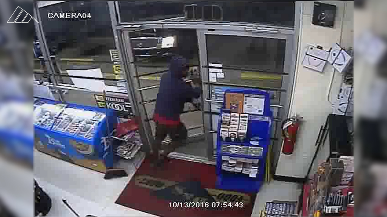 Klutzy robber sets self ablaze in convenience store heist