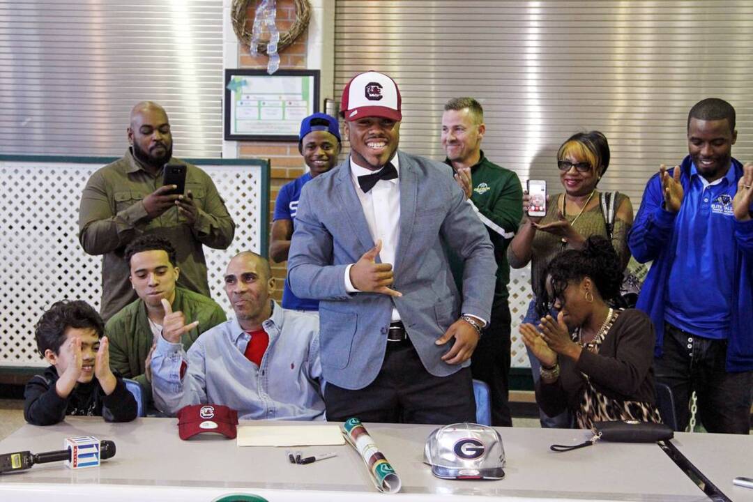 Jamyest Williams picks USC