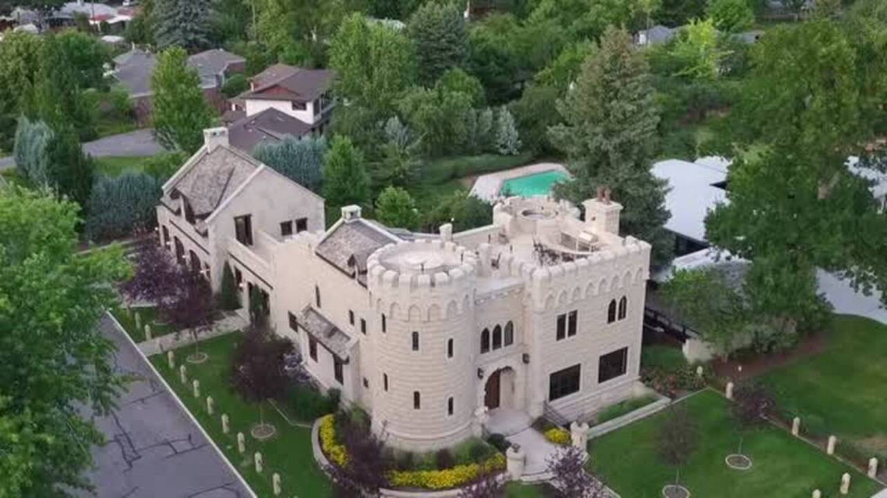 The castle on Warm Springs did not sell. Then The New York Times wrote about it.