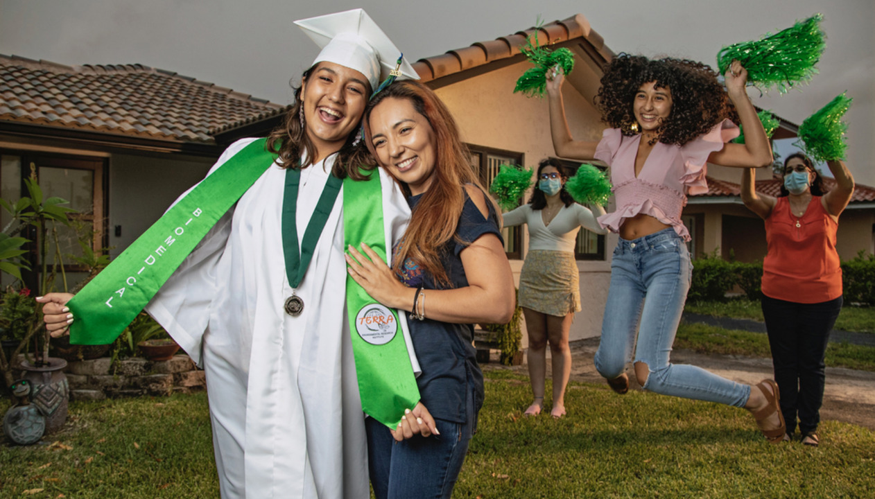 This future nurse from TERRA is the first in her family to graduate from high school