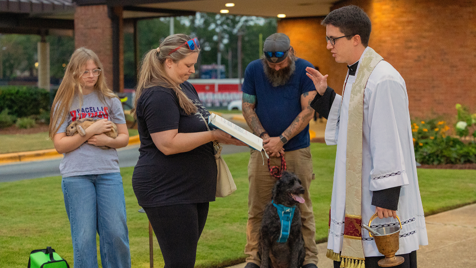 Video: St. Anne Catholic Church hosts pet blessing event