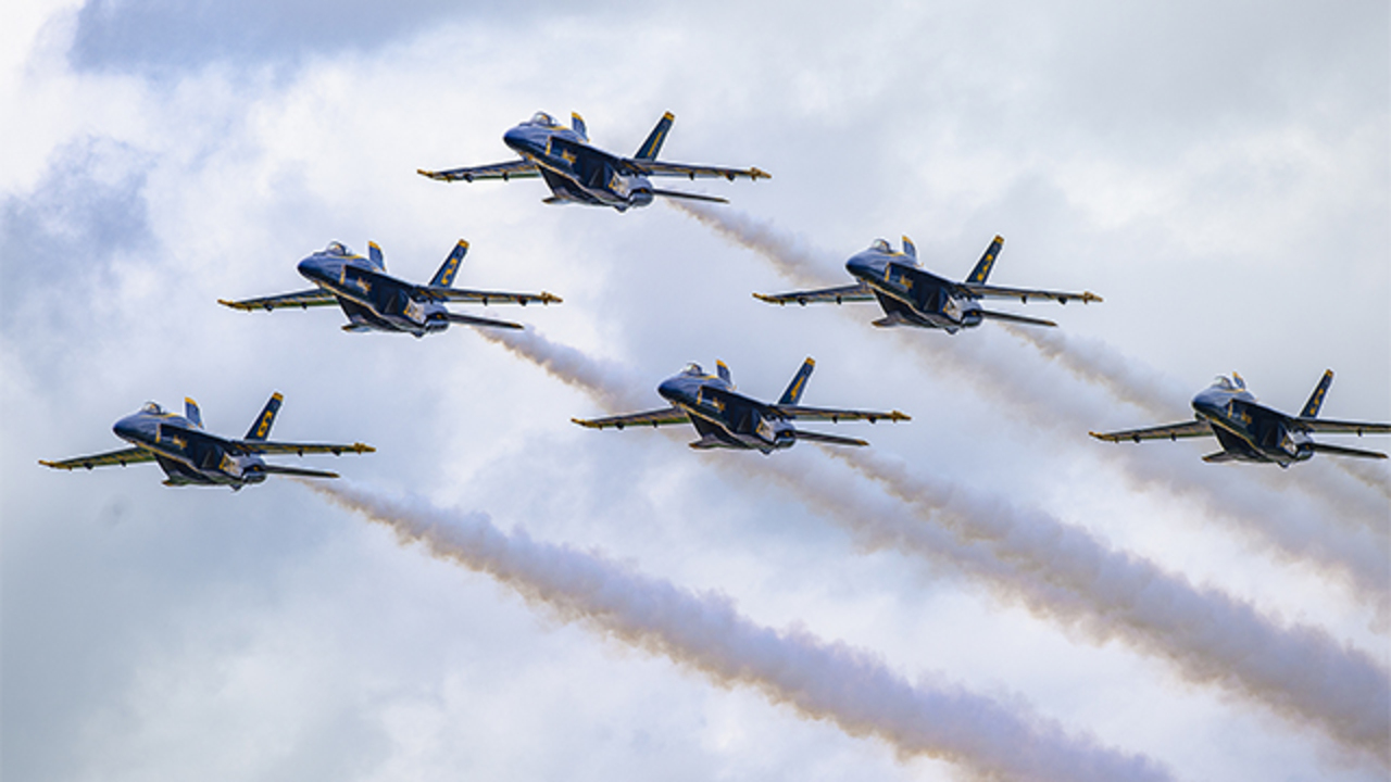Watch Blue Angels arrive in Kansas for weekend air show