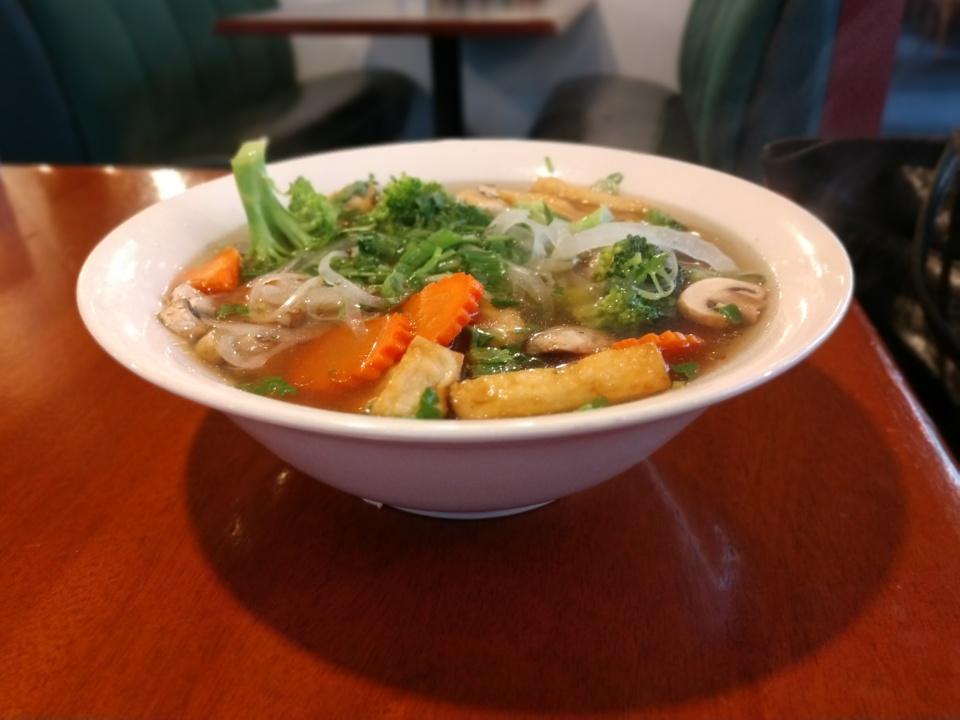 This new soup shop has Vietnamese comfort food and an unexpected find in its pho broth