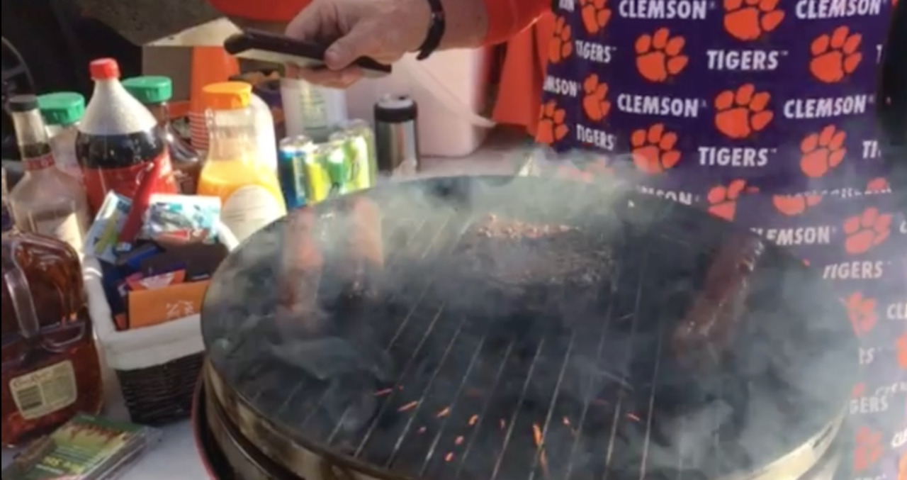 Hungry for a championship, Tigers fans cook up a tailgate spread