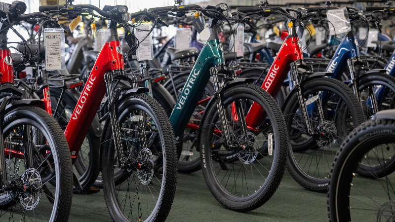 E-bikes vs. e-motos: key differences explained