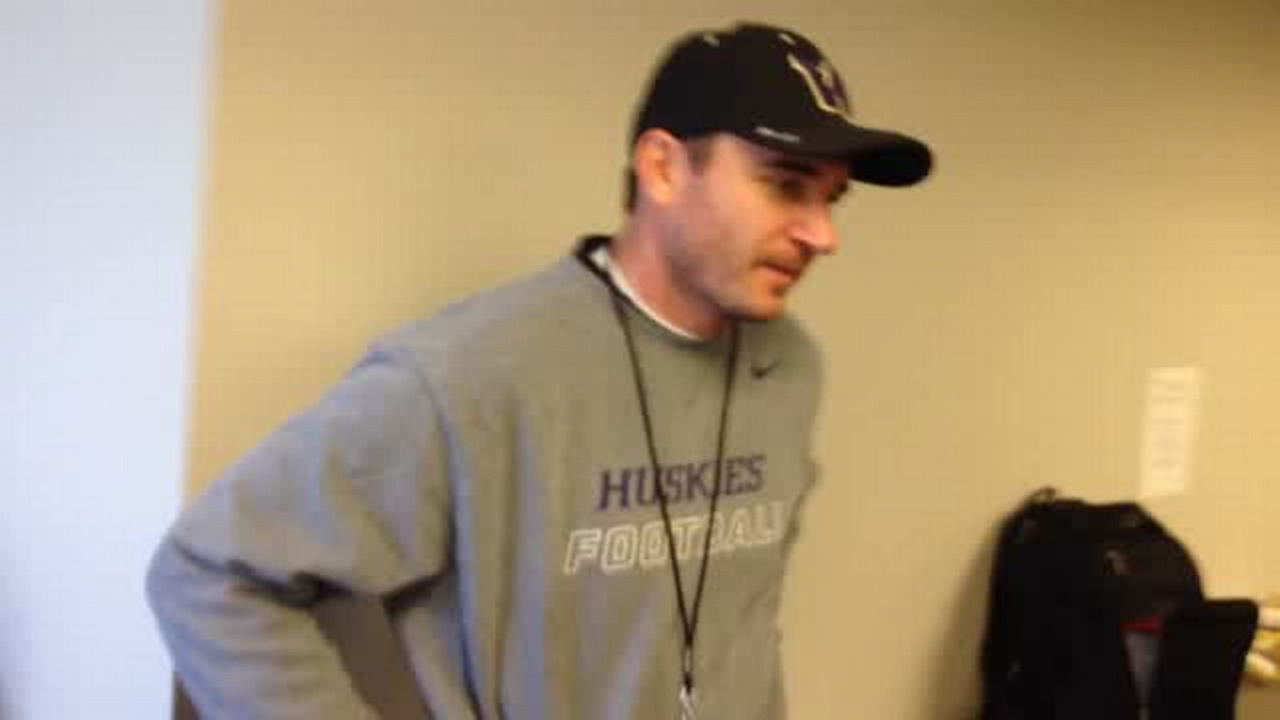 VIDEO: UW offensive coordinator Jonathan Smith