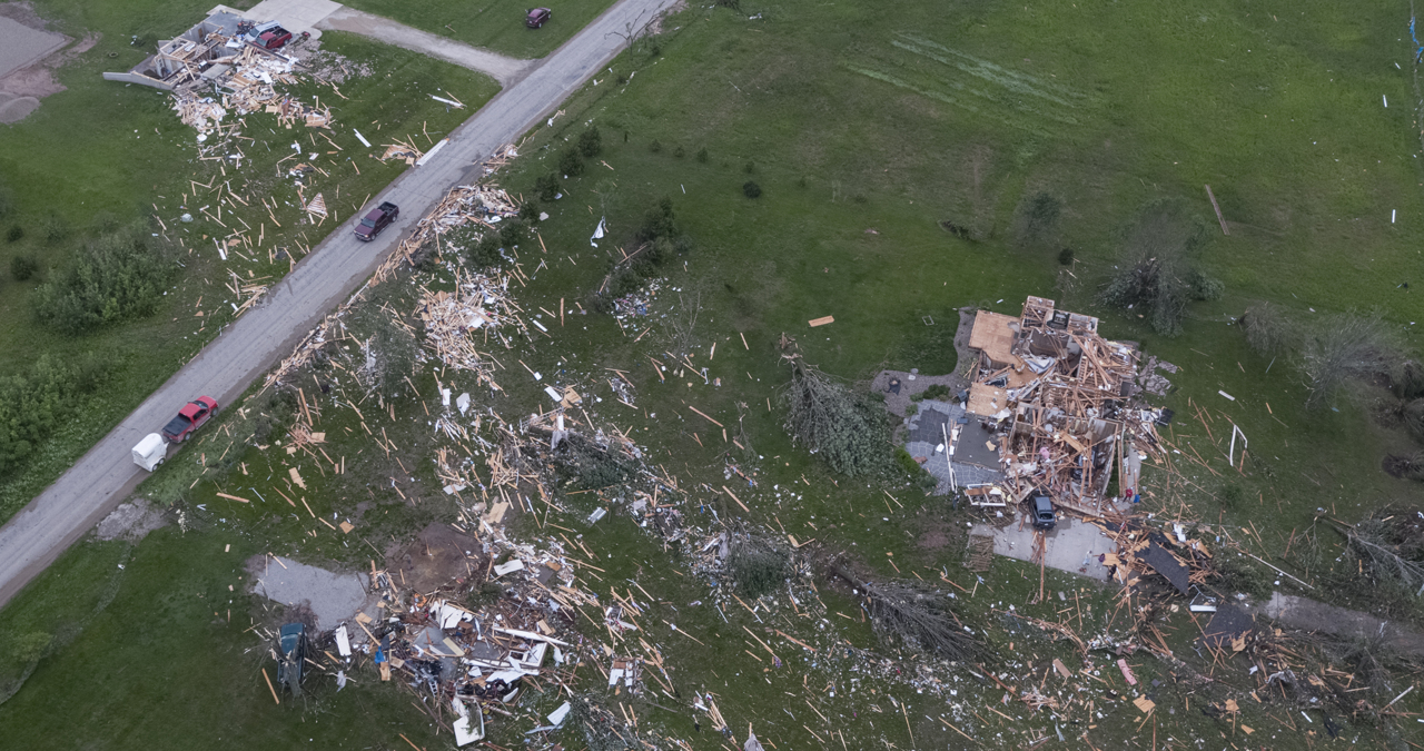 Tornado leaves path of destruction through Linwood, Kansas