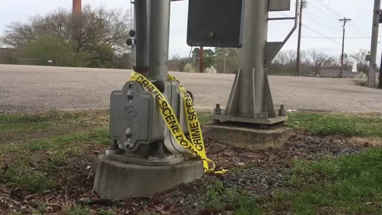 Man dies after being shot by 2 Chester officers after chase, police say ...