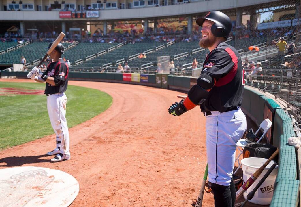 Hunter Pence plays with River Cats, fans excited