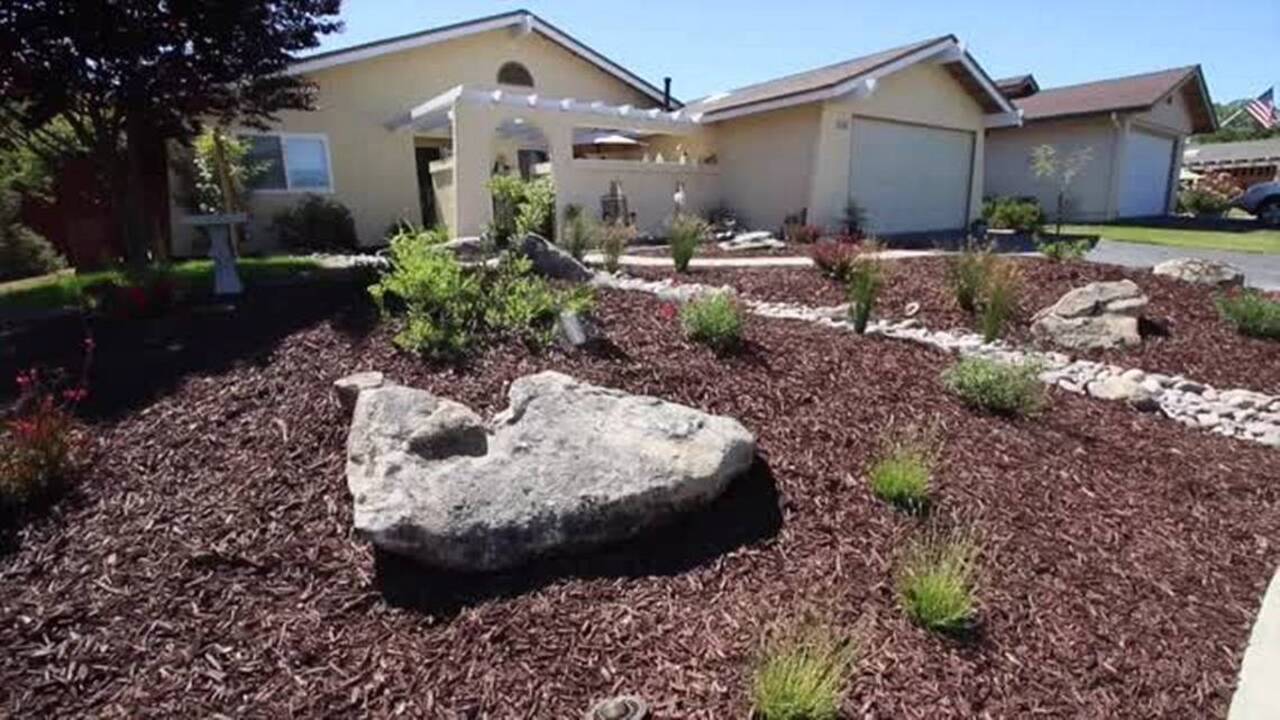 Paso Robles tract home gets water-savvy makeover