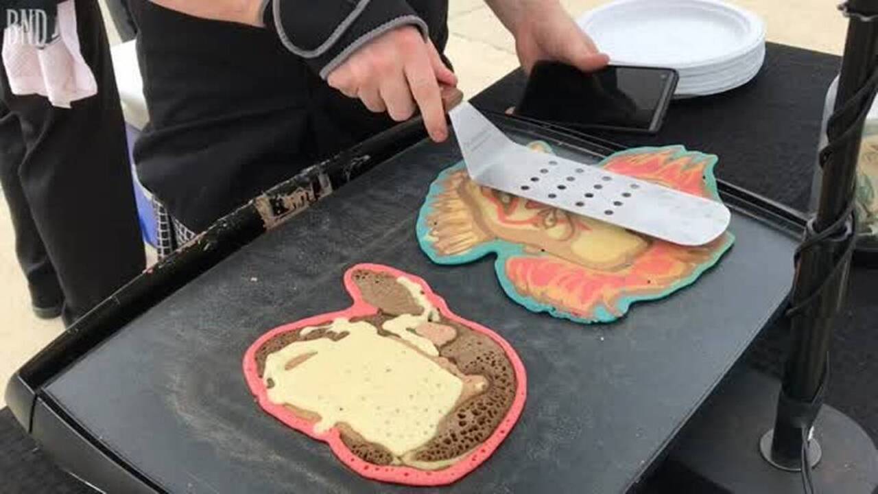 Watch this pancake artist bring Pennywise to life