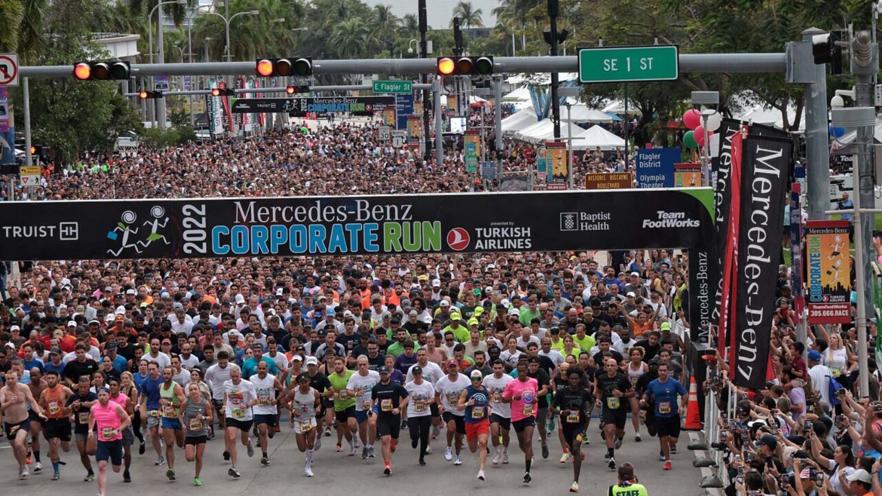 Watch the Mercedes-Benz Corporate Run  2022 in Downtown Miami