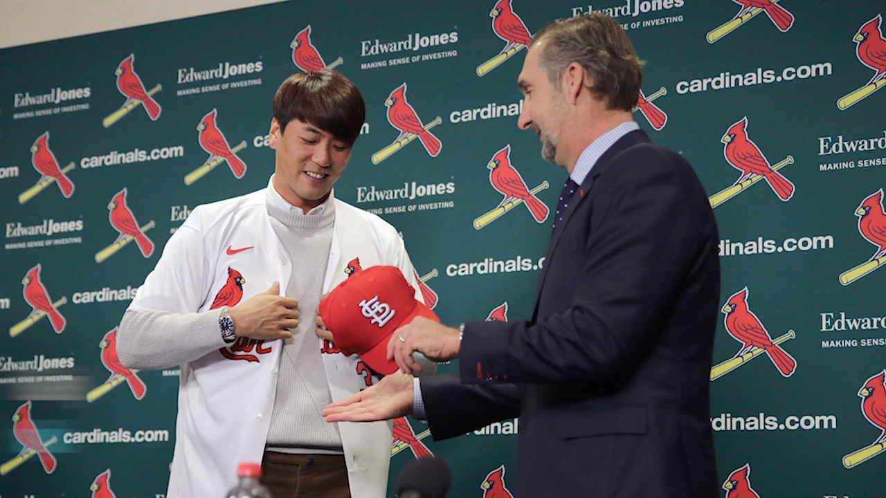 The St. Louis Cardinals signed Kwang-Hyun Kim. Are we supposed to be impressed?