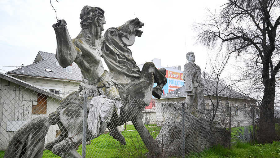 Those big statues lurking just off Fresno’s Highway 41? Here’s the backstory