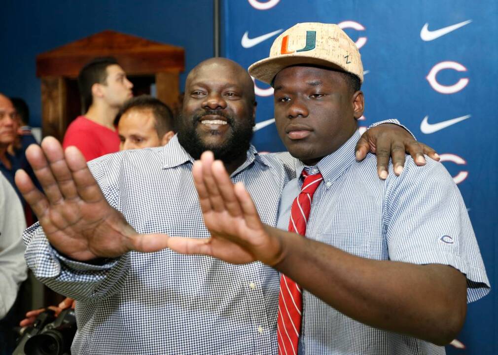 Columbus DB Trajan Bandy signs with UM