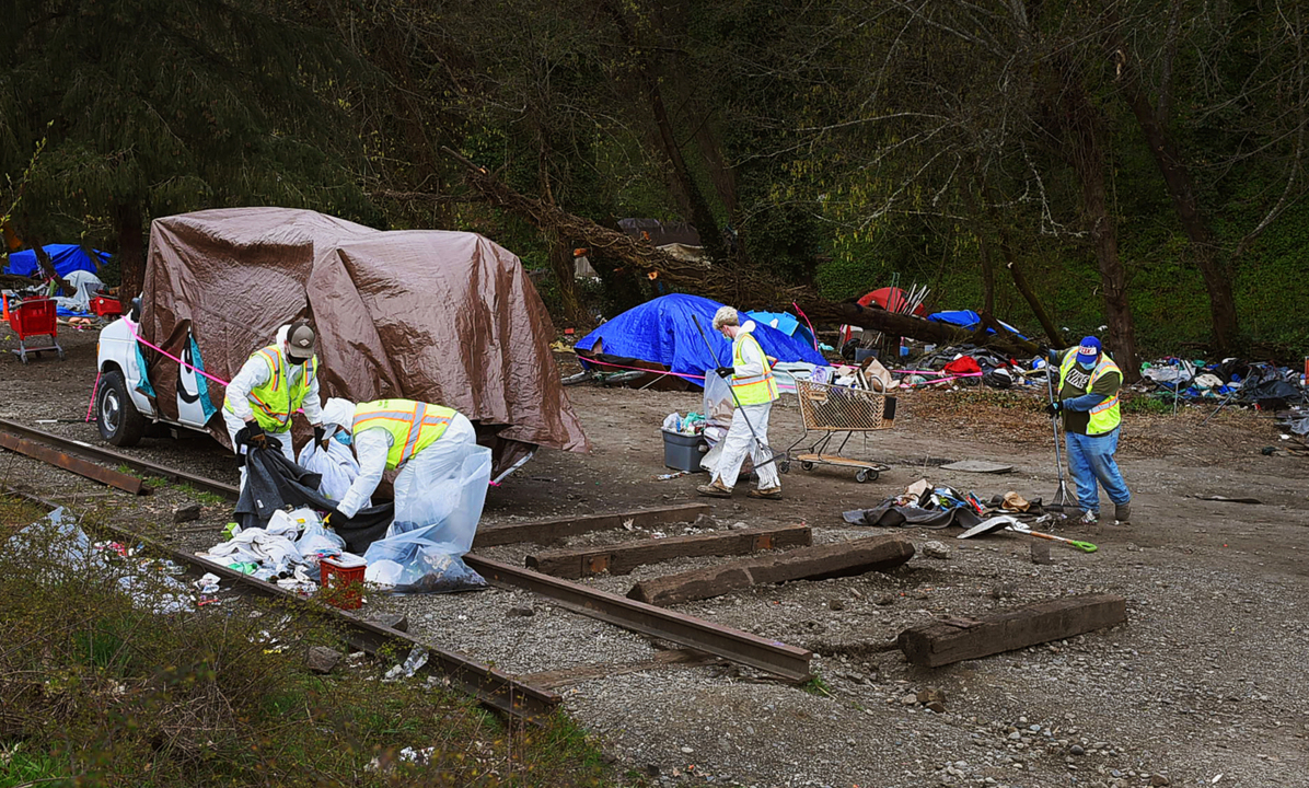 Deschutes Parkway encampment gets a cleanup