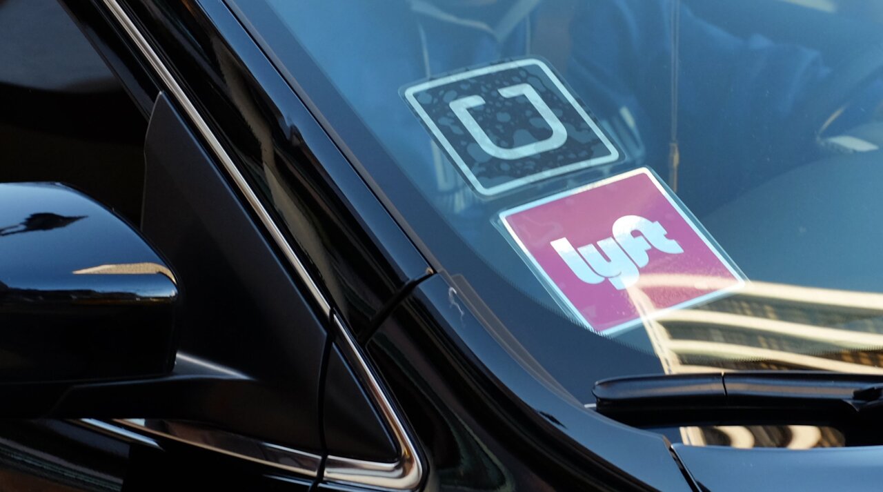 Are gig workers full-time employees? Several 2020 Democrats running for president think so