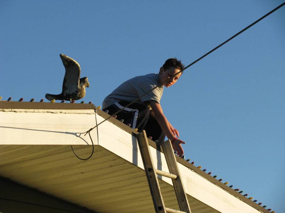 Ladder safety 101: How to avoid painful falls (Video) | Fresno Bee