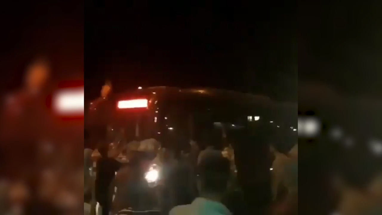 Trump threatens to deport Venezuelan military officials’ families that have fled to Miami