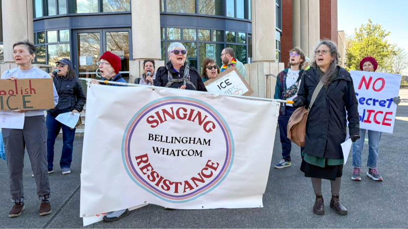 ICE detentions at Bellingham courthouse prompt singing protest from activists