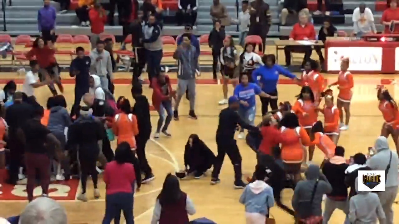 Video captures fight involving East St Louis IL cheerleaders ...