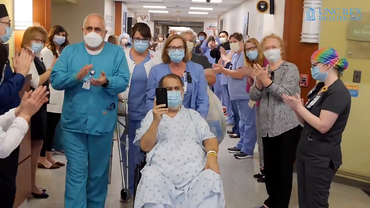 The amazing grace of nurses and aides who comfort isolated COVID patients