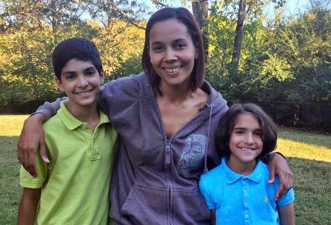 Rhiannon Giddens jams with Giri and Uma Peters