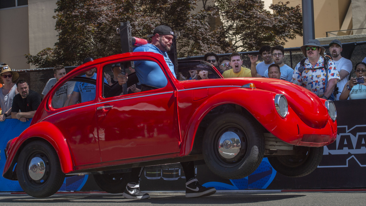 See strongmen carry cars in Day 2 of World’s Strongest Man competition in Sacramento