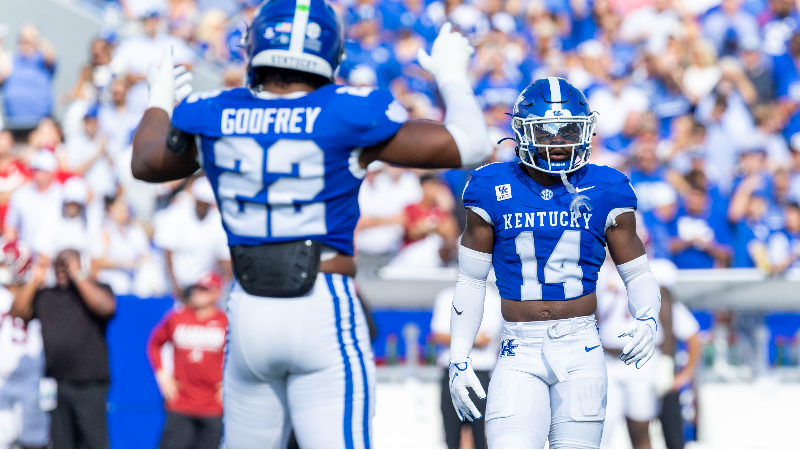 Mi'Quise Humphrey-Grace and Ty Bryant on the second half vs. Alabama
