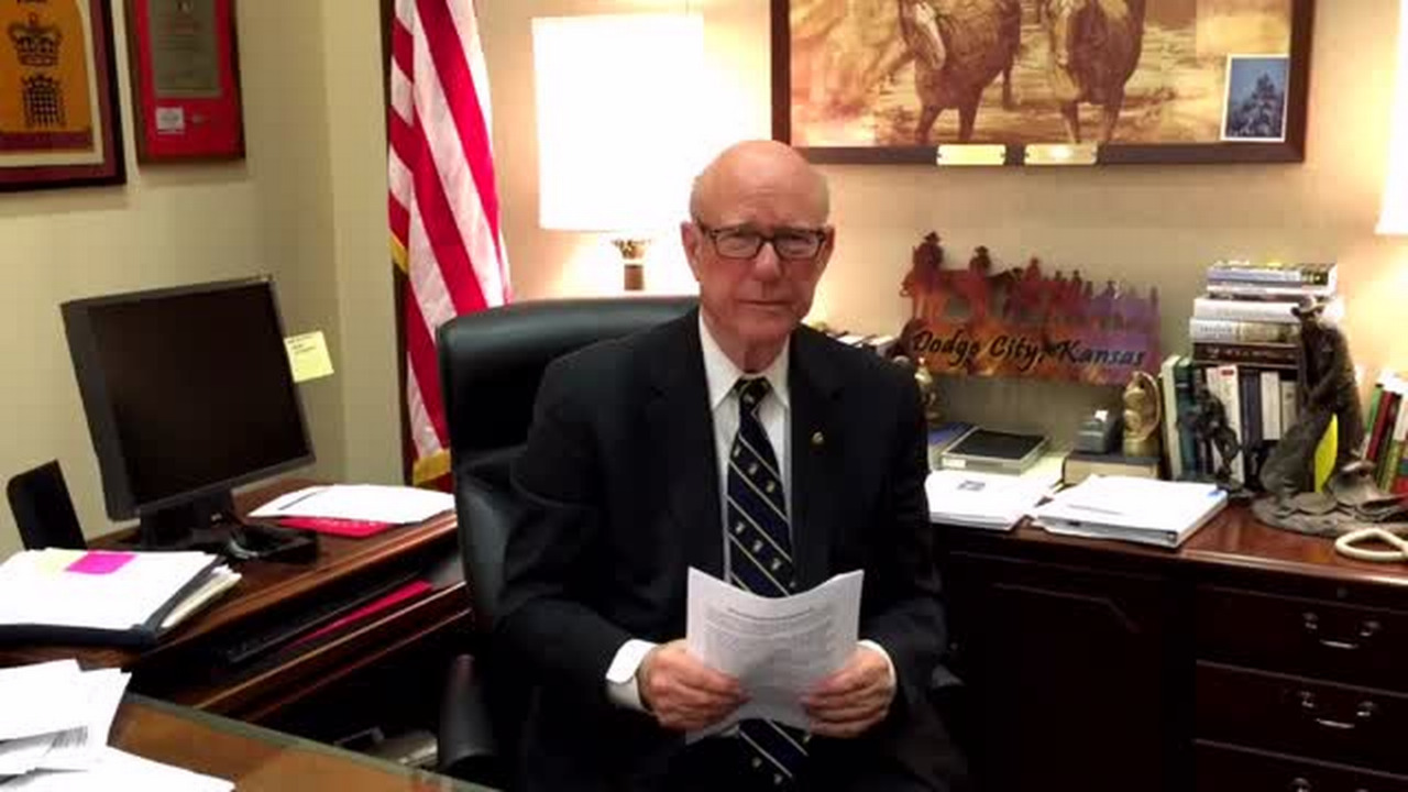 Sen. Pat Roberts crumples, throws Obama Gitmo plan in trash (+video)