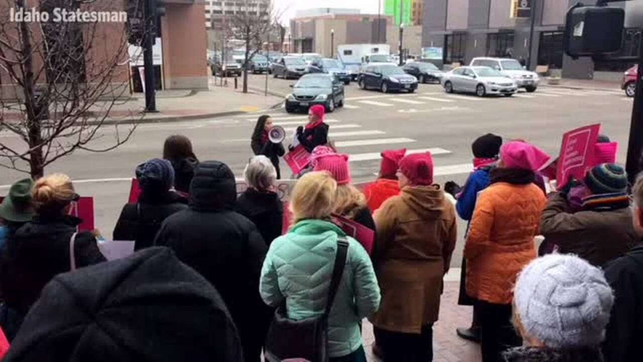 Planned Parenthood supporters turn out at Labrador event in Boise