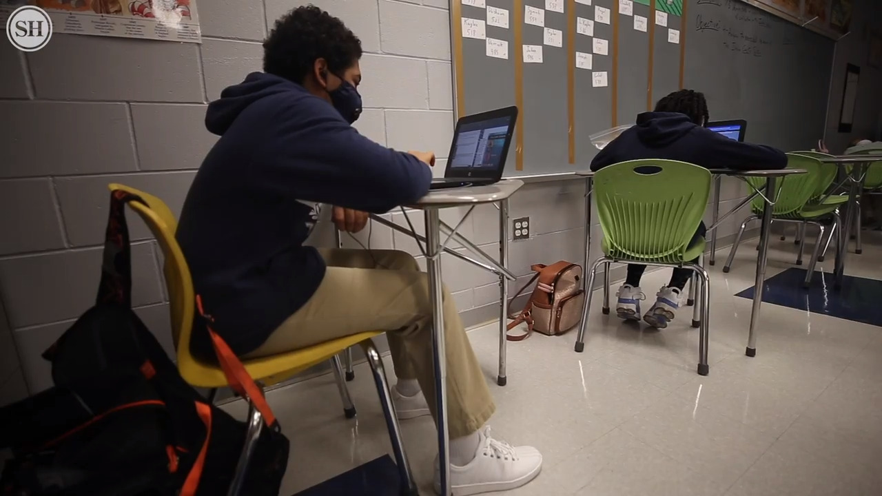 Magnolia Middle School helps students transition from virtual learning back to the classroom