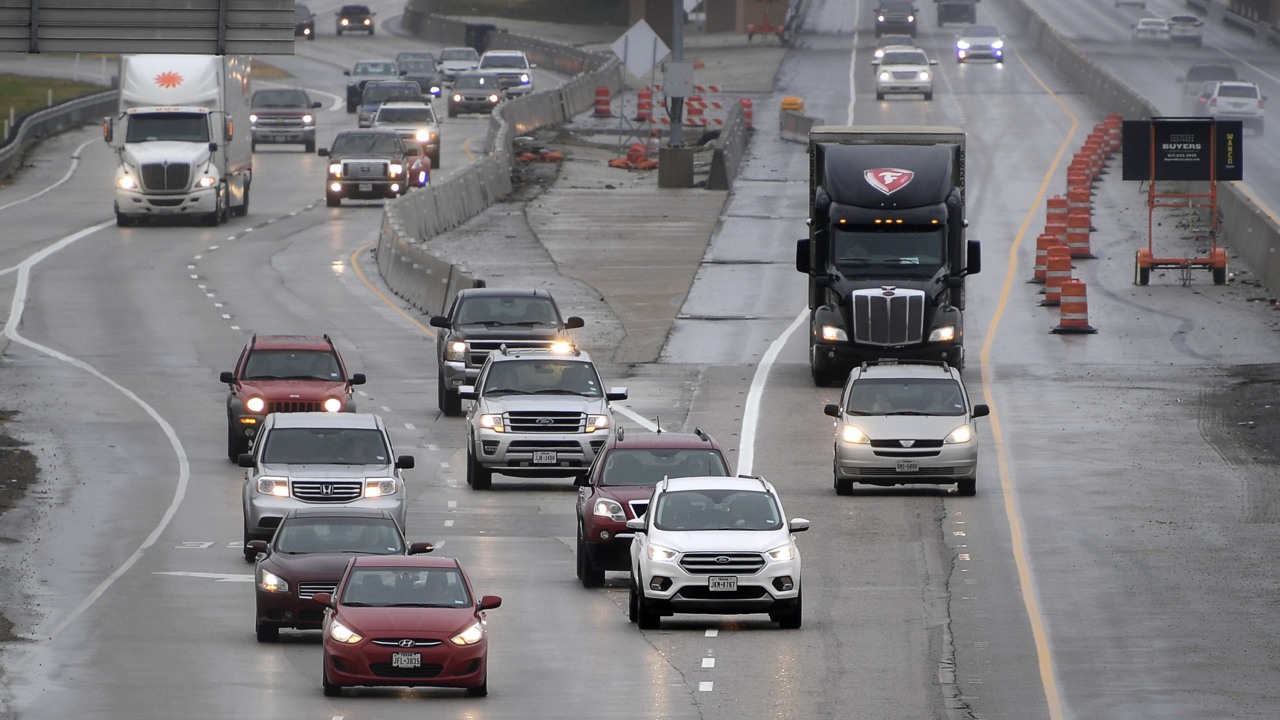 Five lanes shrink to two on this congested part of I-35W