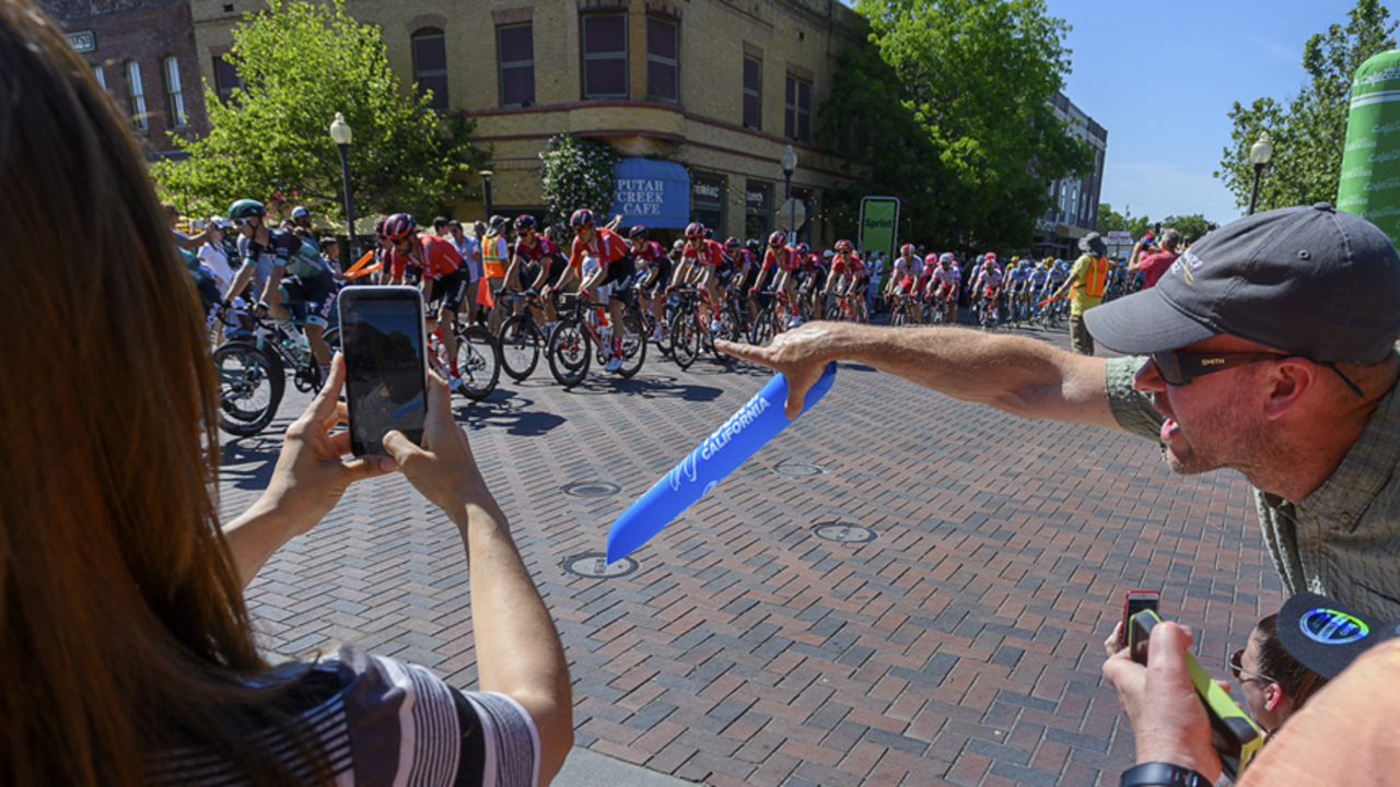 Watch the 2019 Amgen Bike Race get started in Sacramento