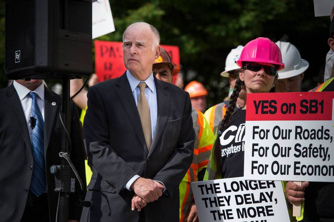 Jerry Brown teaches a lesson in old-school politics