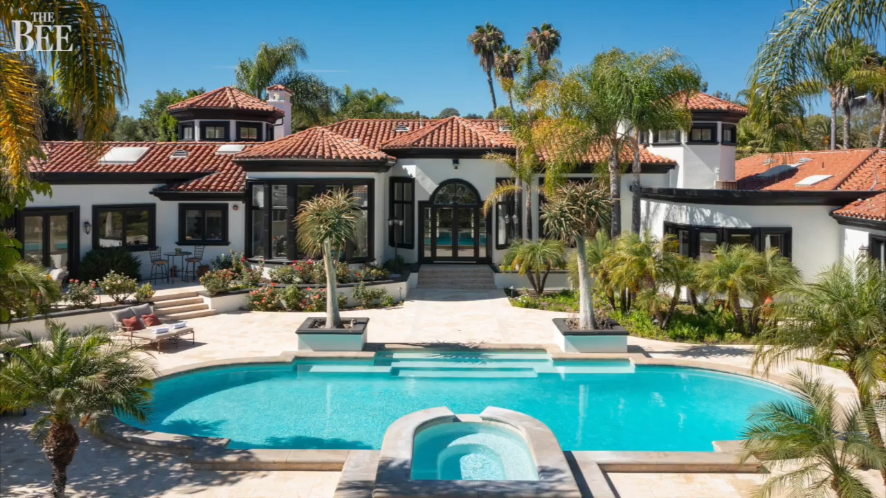 Yes, ‘goatscaping’ is a thing and this house in California does it best. Check it out