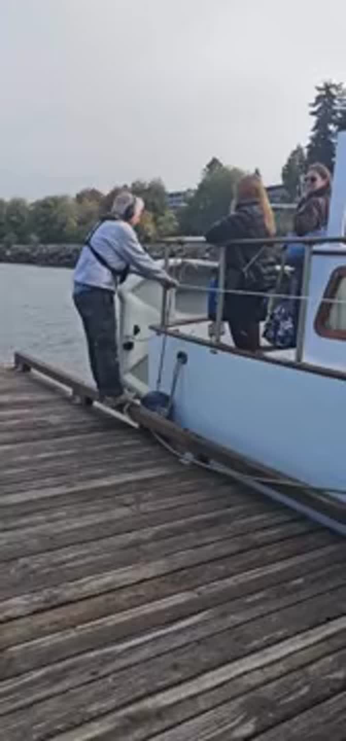 After ferry breaks down, neighbors shuttle residents to and from Anderson Island