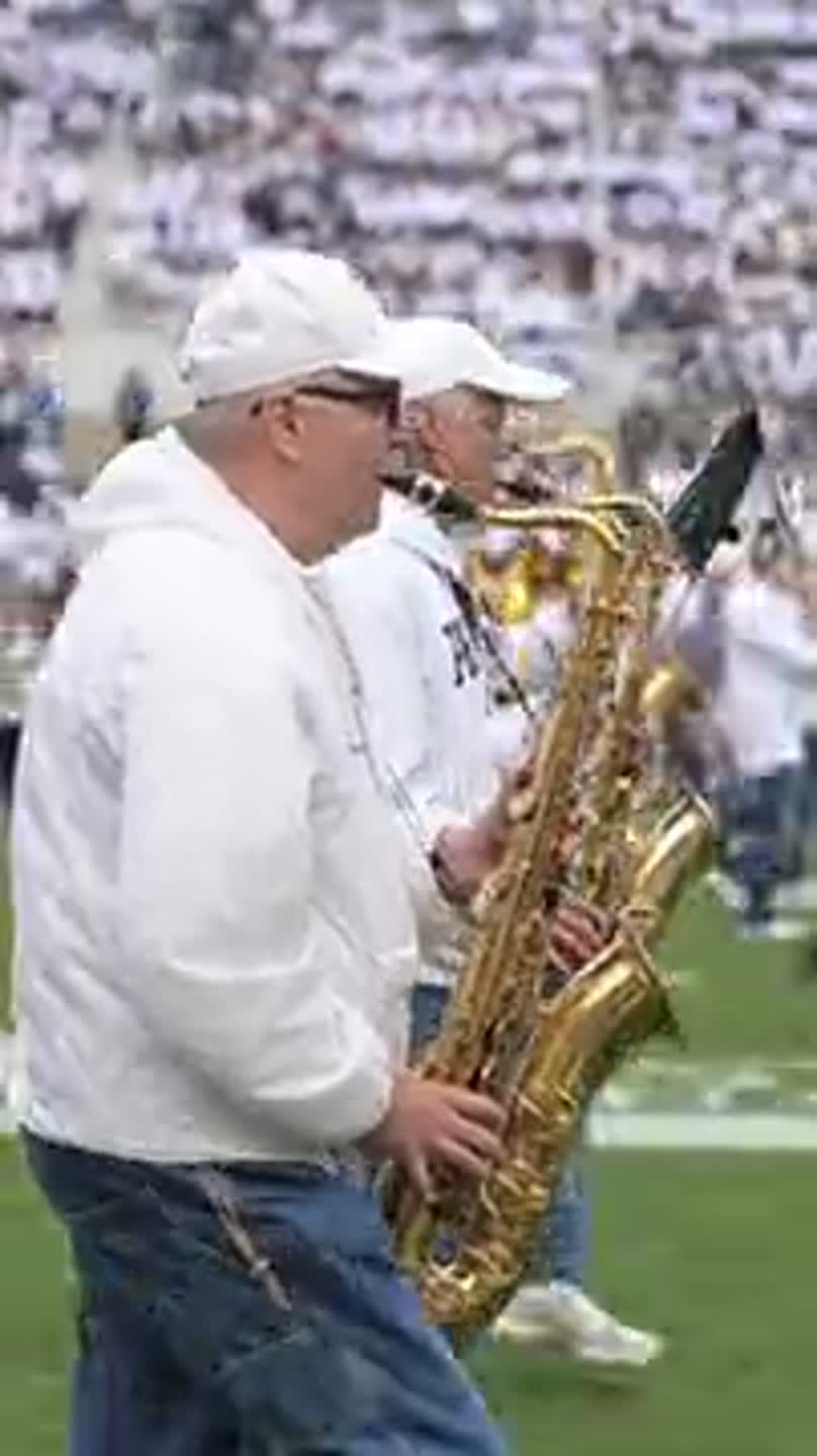 Penn State celebrates homecoming with alumni band